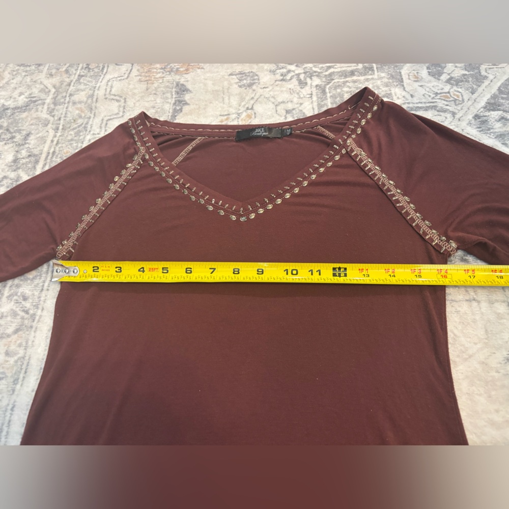 BKE Boutique Embellished Western Boho Country V-Neck 3/4 Sleeve Top M - Picture 8 of 8
